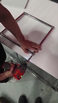 Avvitatore a impulsi a batteria per mobili USM Haller