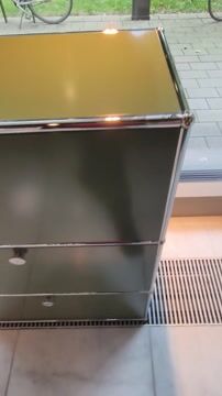 Credenza USM Haller verde oliva