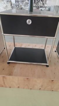 Table de chevet USM Haller noire avec tiroir