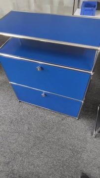 Buffet USM Haller bleu gentiane avec abattants
